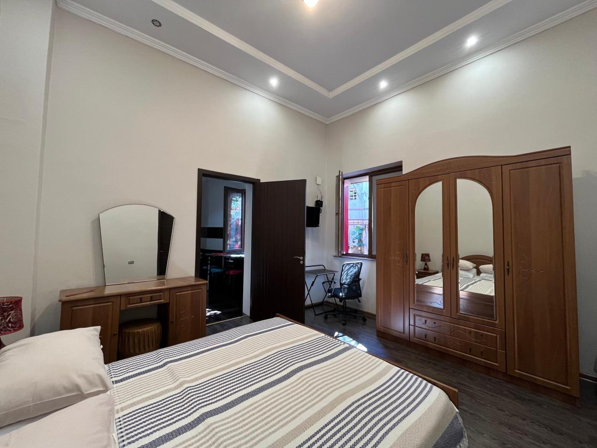 Old Batumi Apartment On Kostava 9 Екстер'єр фото